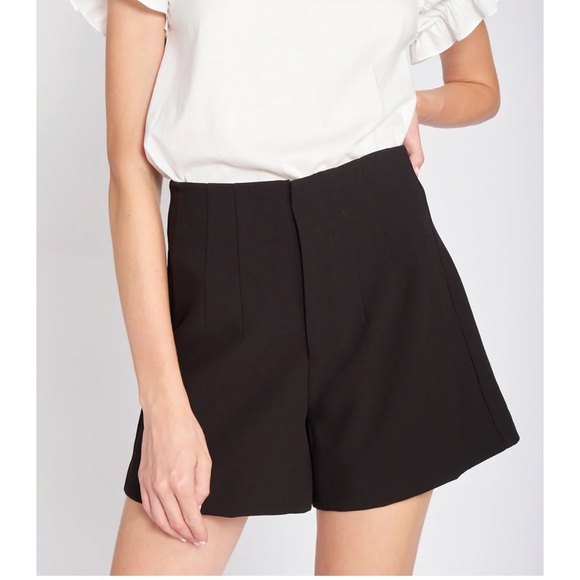 En Saison Shorts - Picture 1 of 6